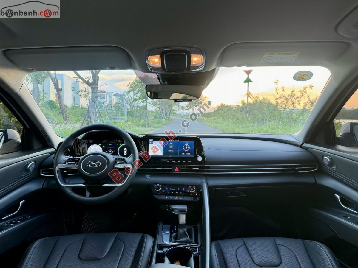 Bán ô tô Hyundai Elantra 1.6 AT Đặc biệt - 2025 - xe cũ