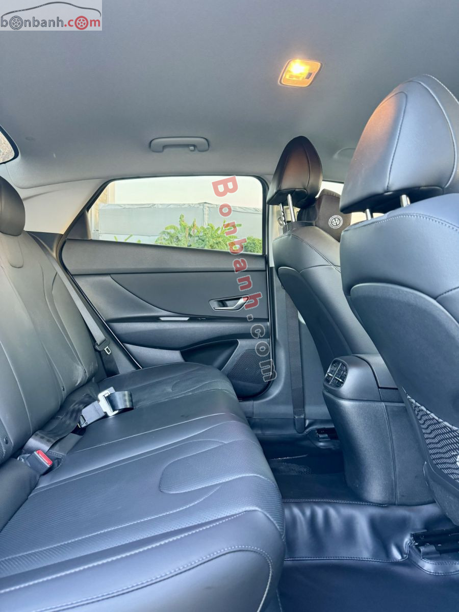 Bán ô tô Hyundai Elantra 1.6 AT Đặc biệt - 2025 - xe cũ