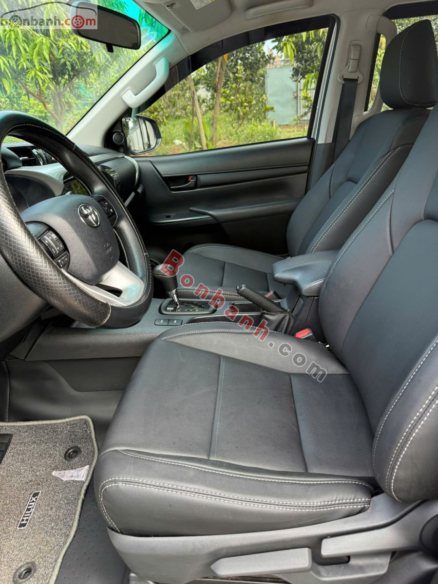 Bán ô tô Toyota Hilux 2.4L 4x2 AT - 2024 - xe cũ