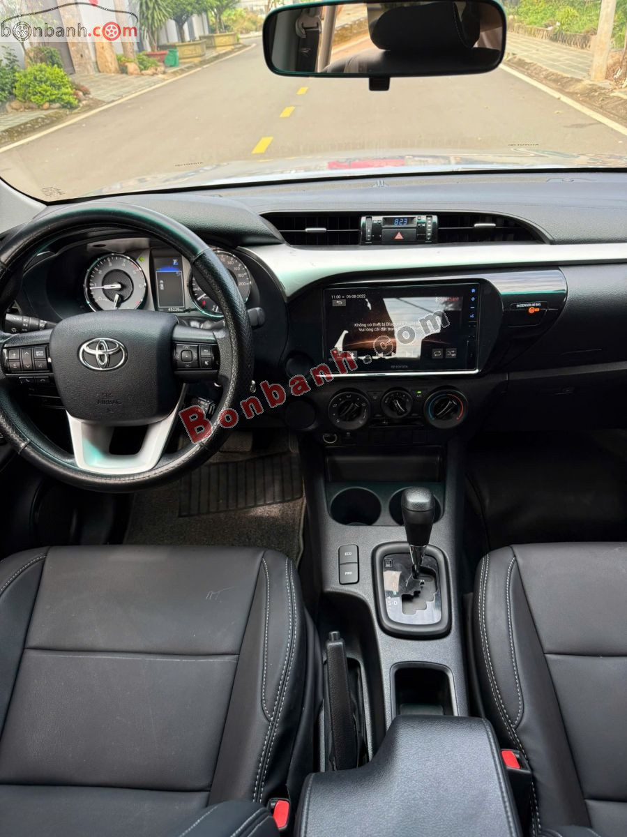 Bán ô tô Toyota Hilux 2.4L 4x2 AT - 2024 - xe cũ