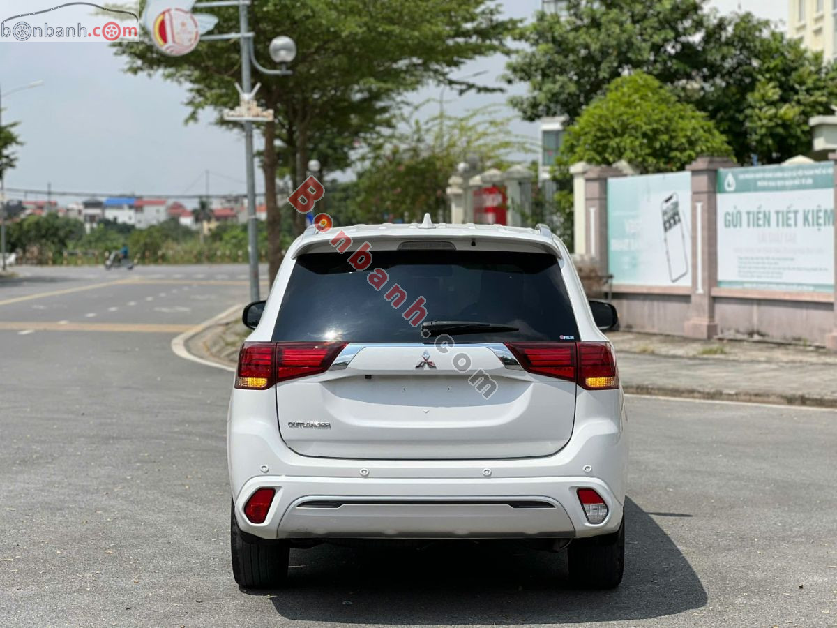 Bán ô tô Mitsubishi Outlander 2.0 CVT - 2022 - xe cũ