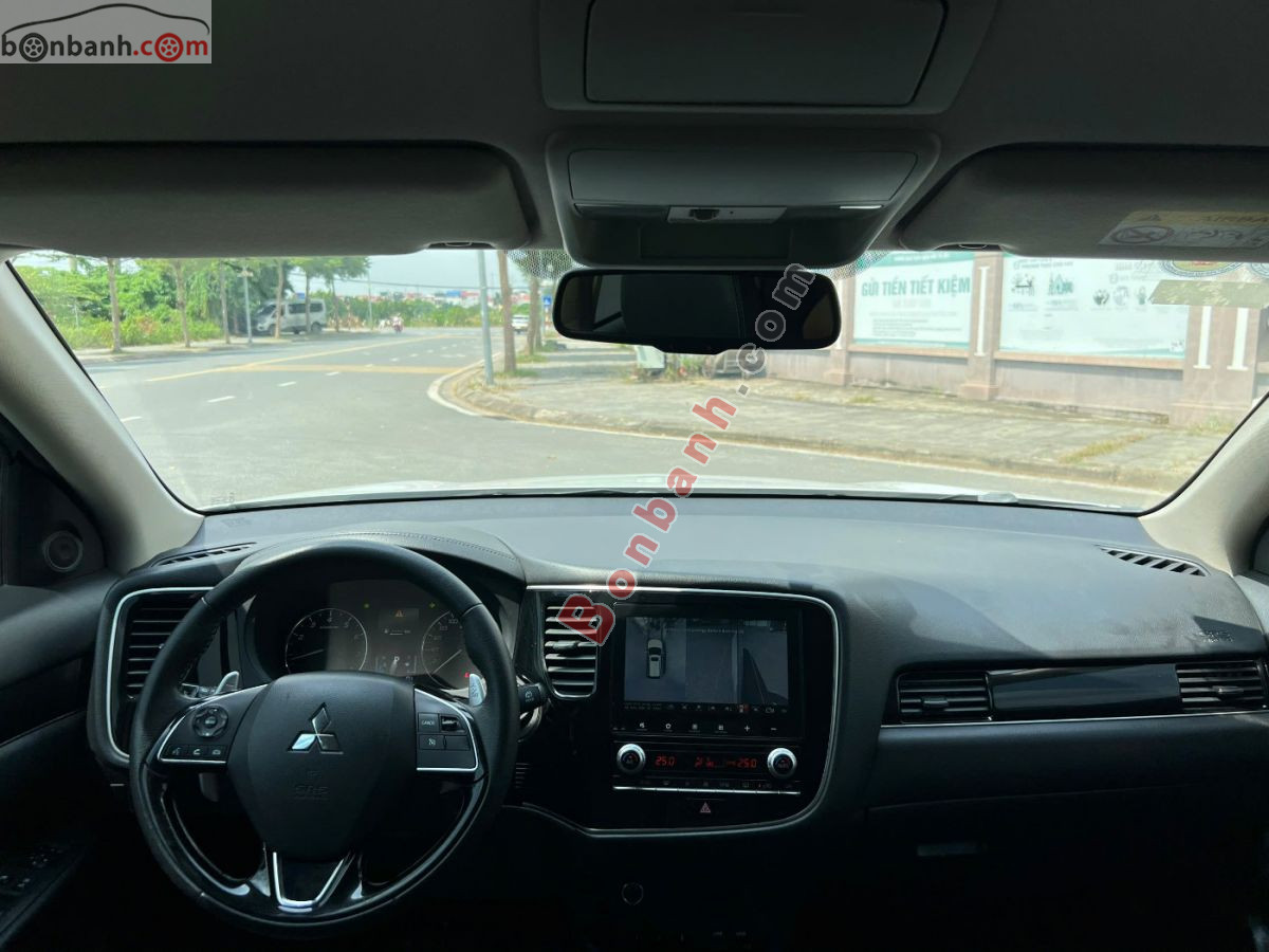 Bán ô tô Mitsubishi Outlander 2.0 CVT - 2022 - xe cũ