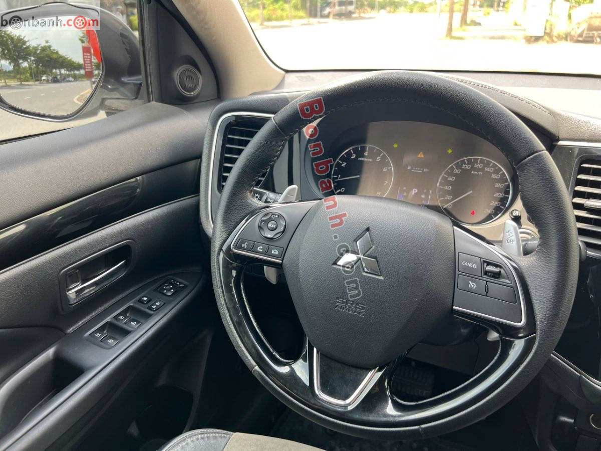 Bán ô tô Mitsubishi Outlander 2.0 CVT - 2022 - xe cũ