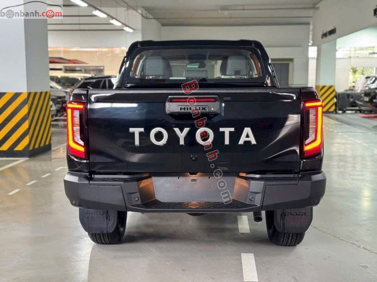 Bán ô tô Toyota Hilux Trailhunter 2.8L 4x4 AT - 2026 - xe mới