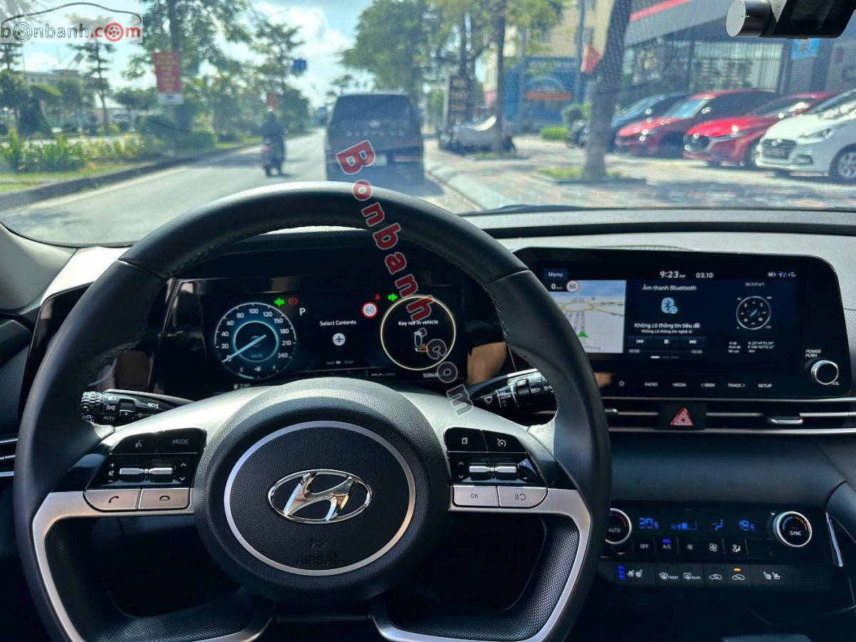 Bán ô tô Hyundai Elantra 2.0 AT Cao cấp - 2023 - xe cũ