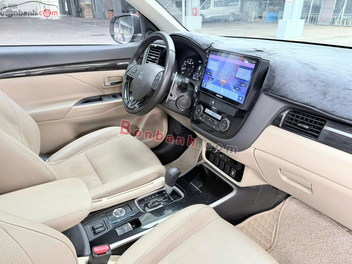 Bán ô tô Mitsubishi Outlander 2.4 CVT Premium - 2018 - xe cũ
