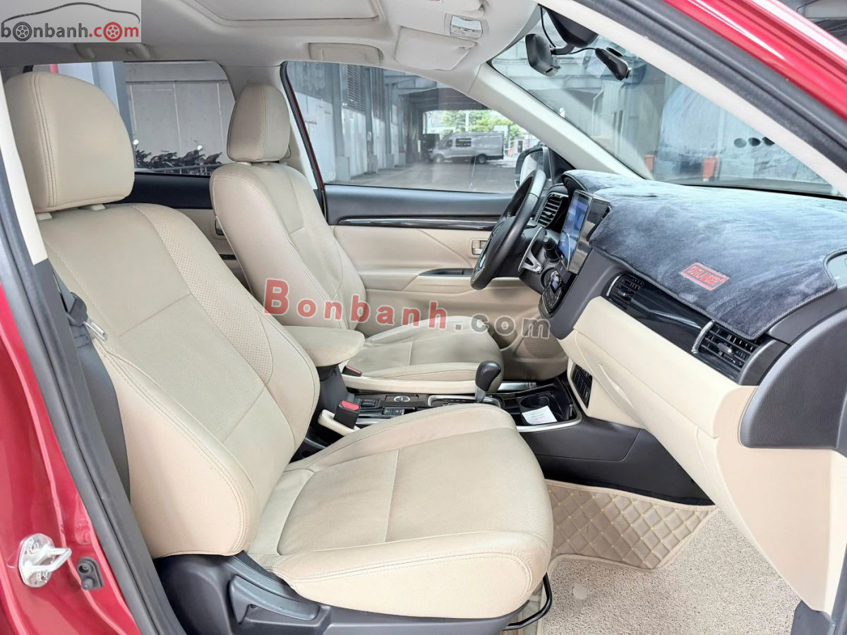 Bán ô tô Mitsubishi Outlander 2.4 CVT Premium - 2018 - xe cũ