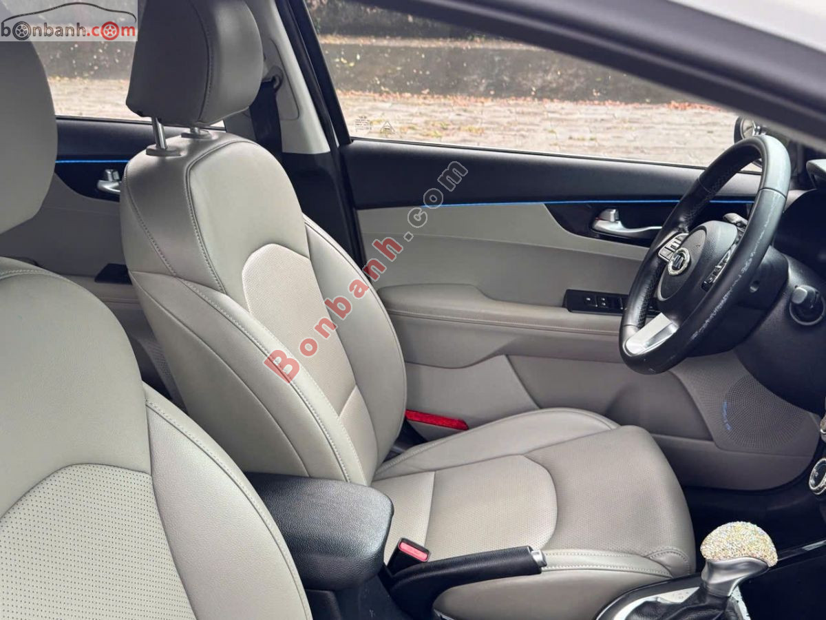 Bán ô tô Kia Cerato 1.6 AT Deluxe - 2019 - xe cũ