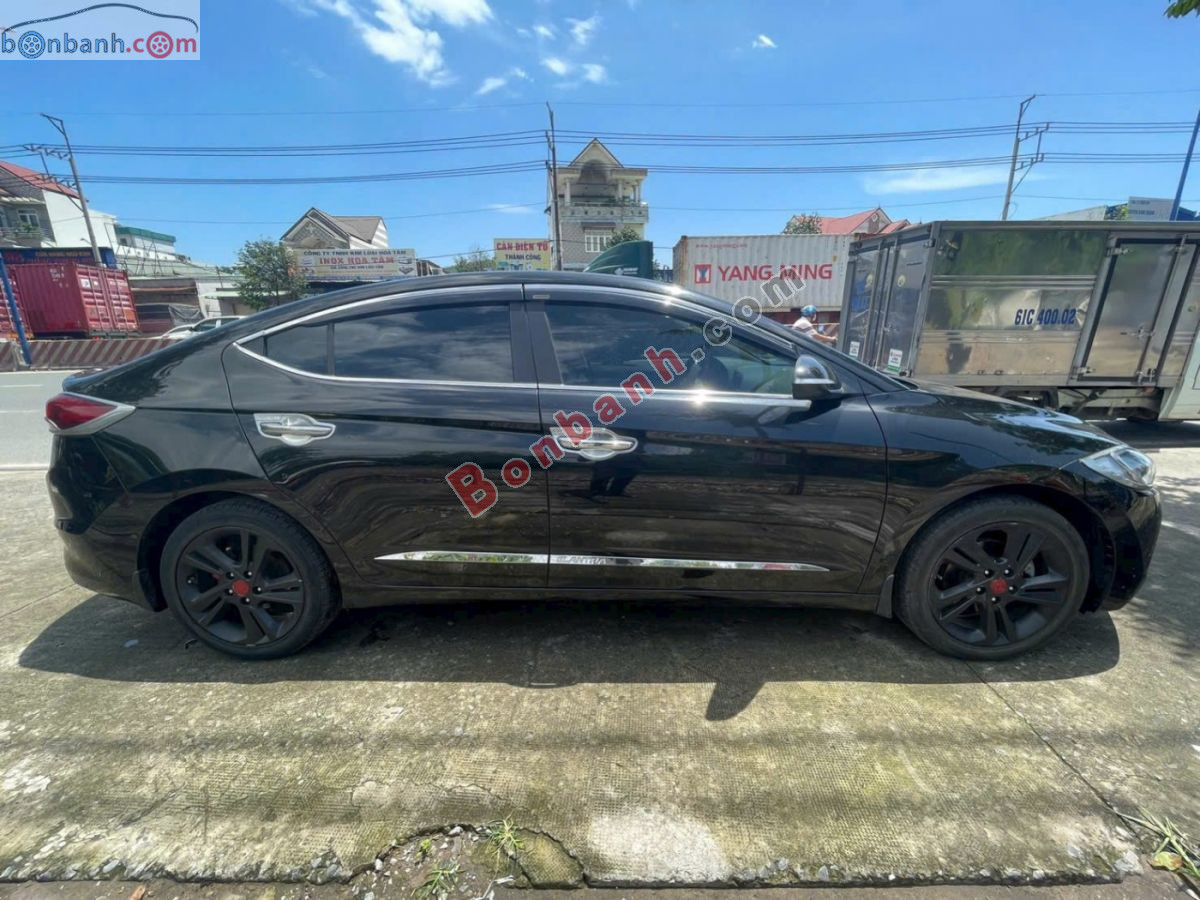 Bán ô tô Hyundai Elantra 2.0 AT - 2018 - xe cũ