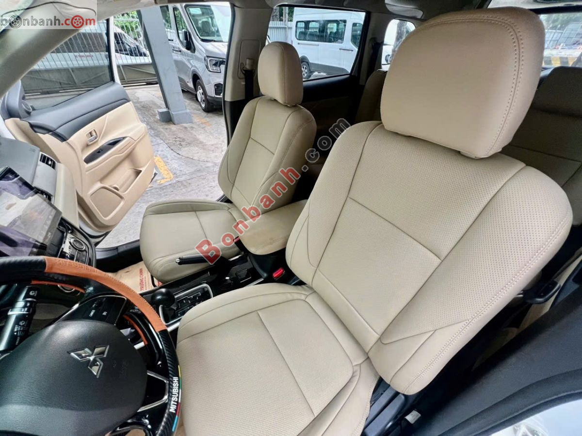 Bán ô tô Mitsubishi Outlander 2.0 CVT - 2018 - xe cũ