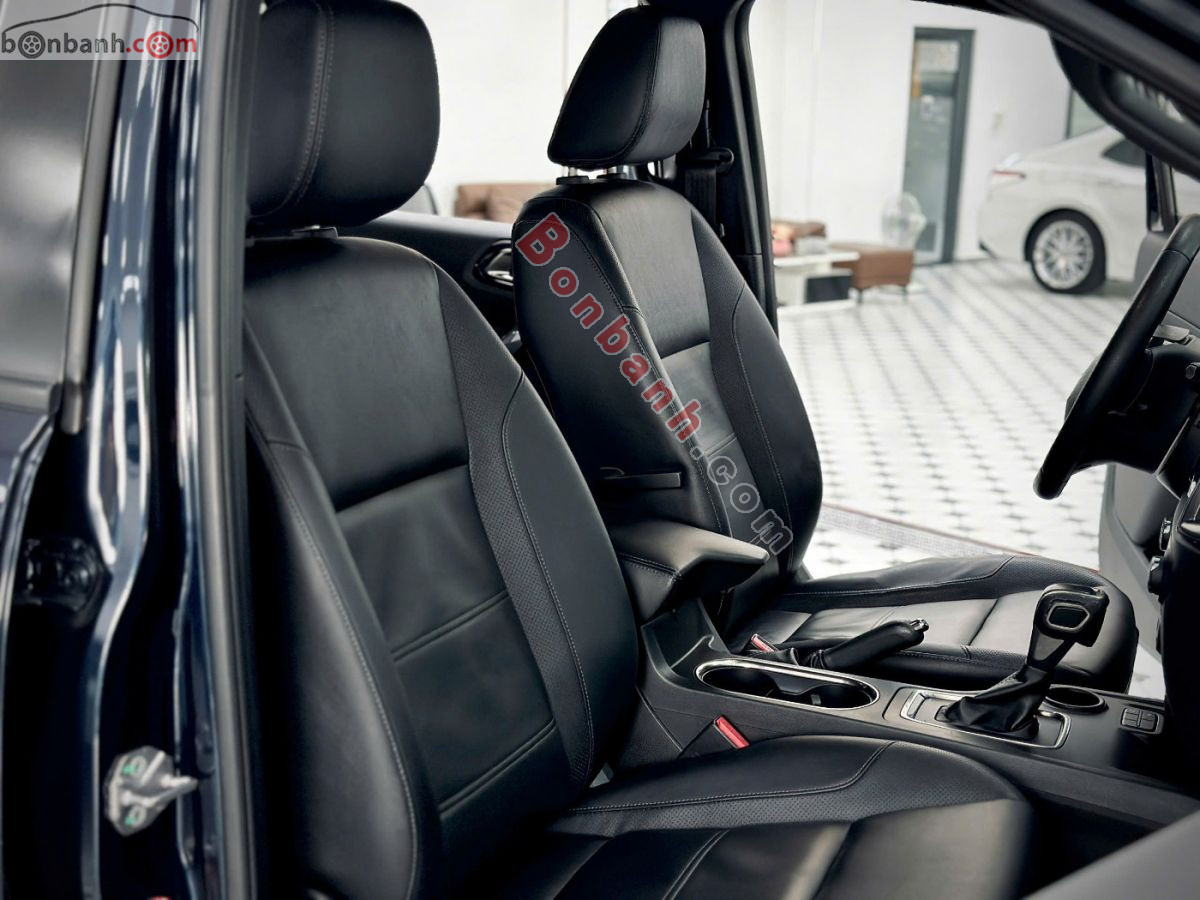 Bán ô tô Ford Everest Titanium 2.0L 4x2 AT - 2021 - xe cũ