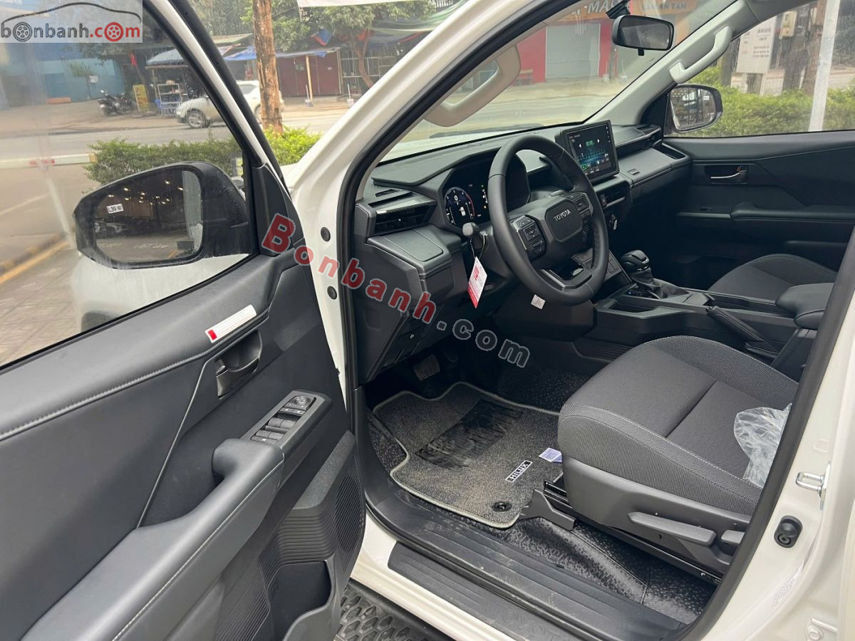Bán ô tô Toyota Hilux Pro 2.8L 4x2 AT - 2026 - xe mới