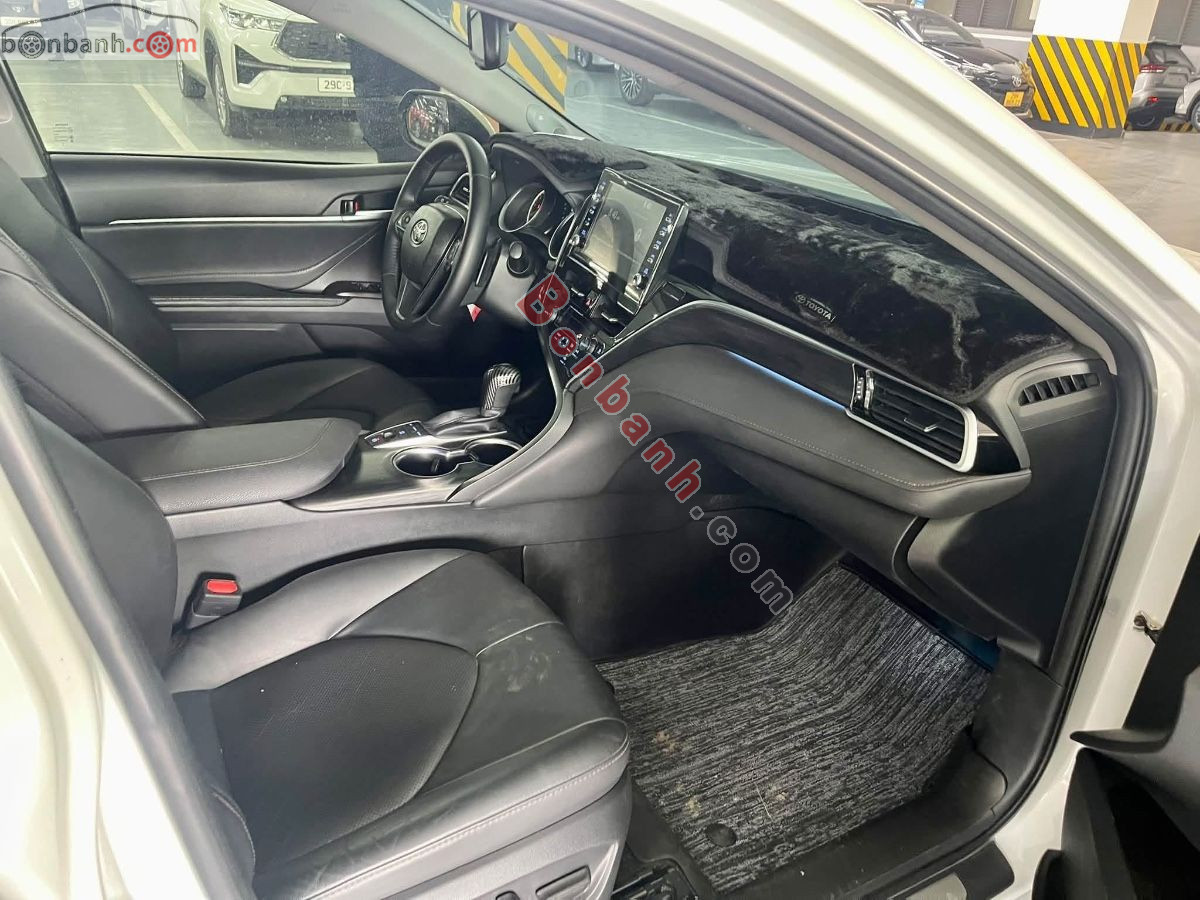 Bán ô tô Toyota Camry 2.0Q - 2022 - xe cũ