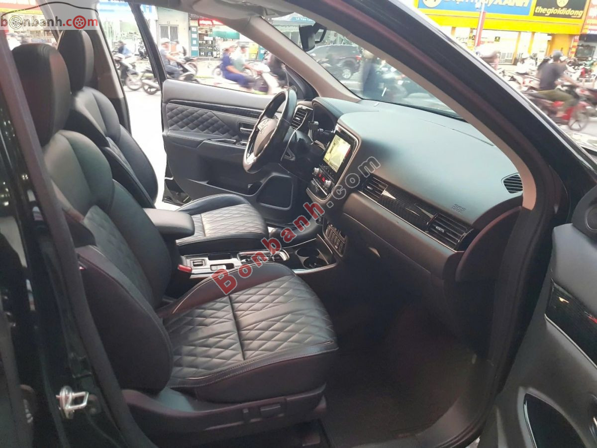Bán ô tô Mitsubishi Outlander Premium 2.0 CVT - 2022 - xe cũ