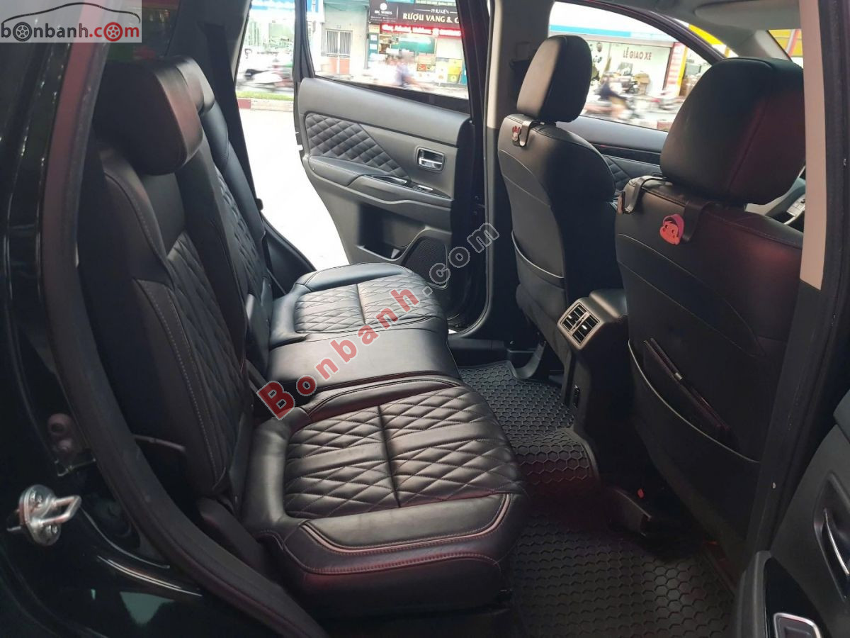 Bán ô tô Mitsubishi Outlander Premium 2.0 CVT - 2022 - xe cũ