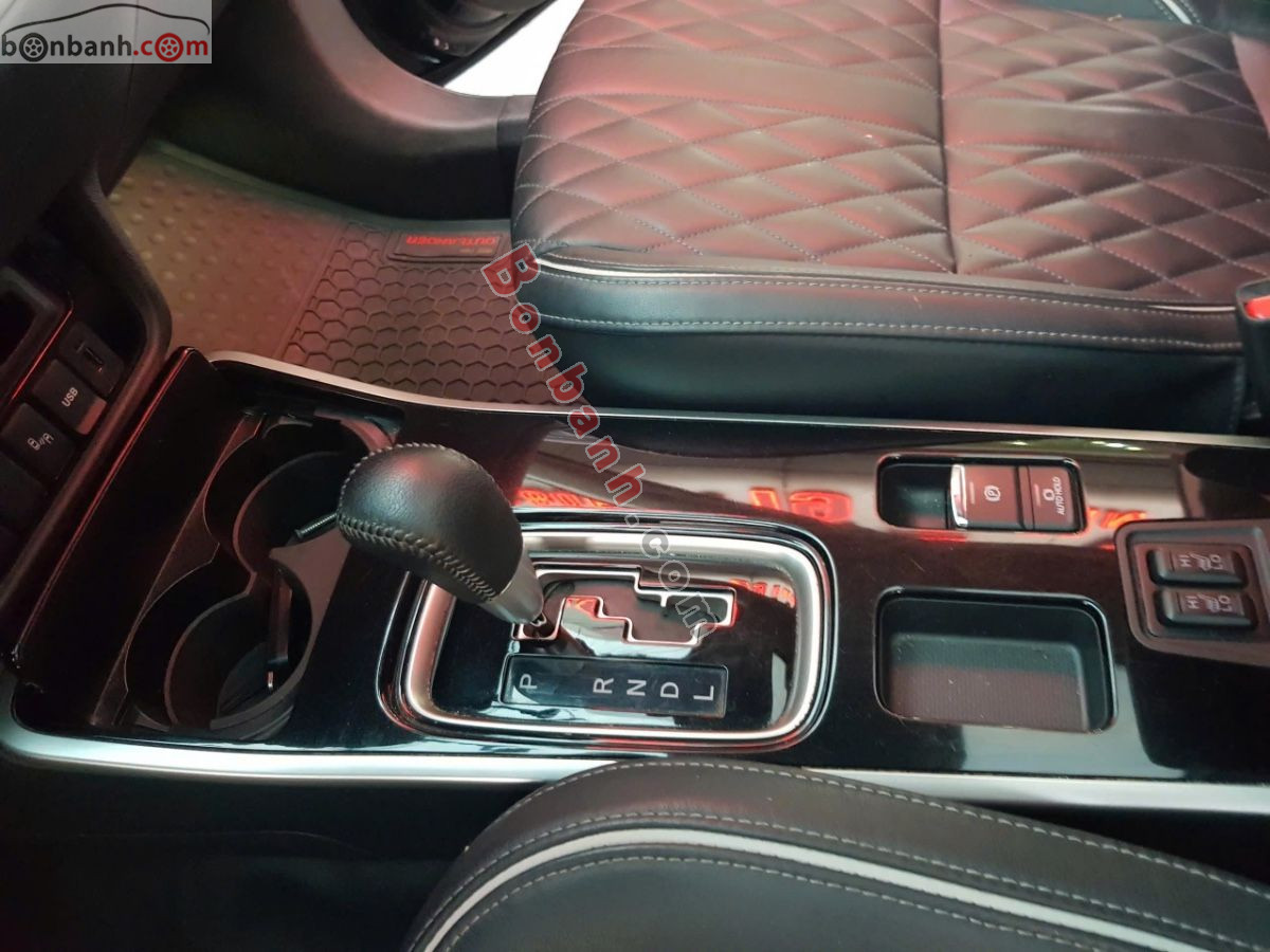 Bán ô tô Mitsubishi Outlander Premium 2.0 CVT - 2022 - xe cũ