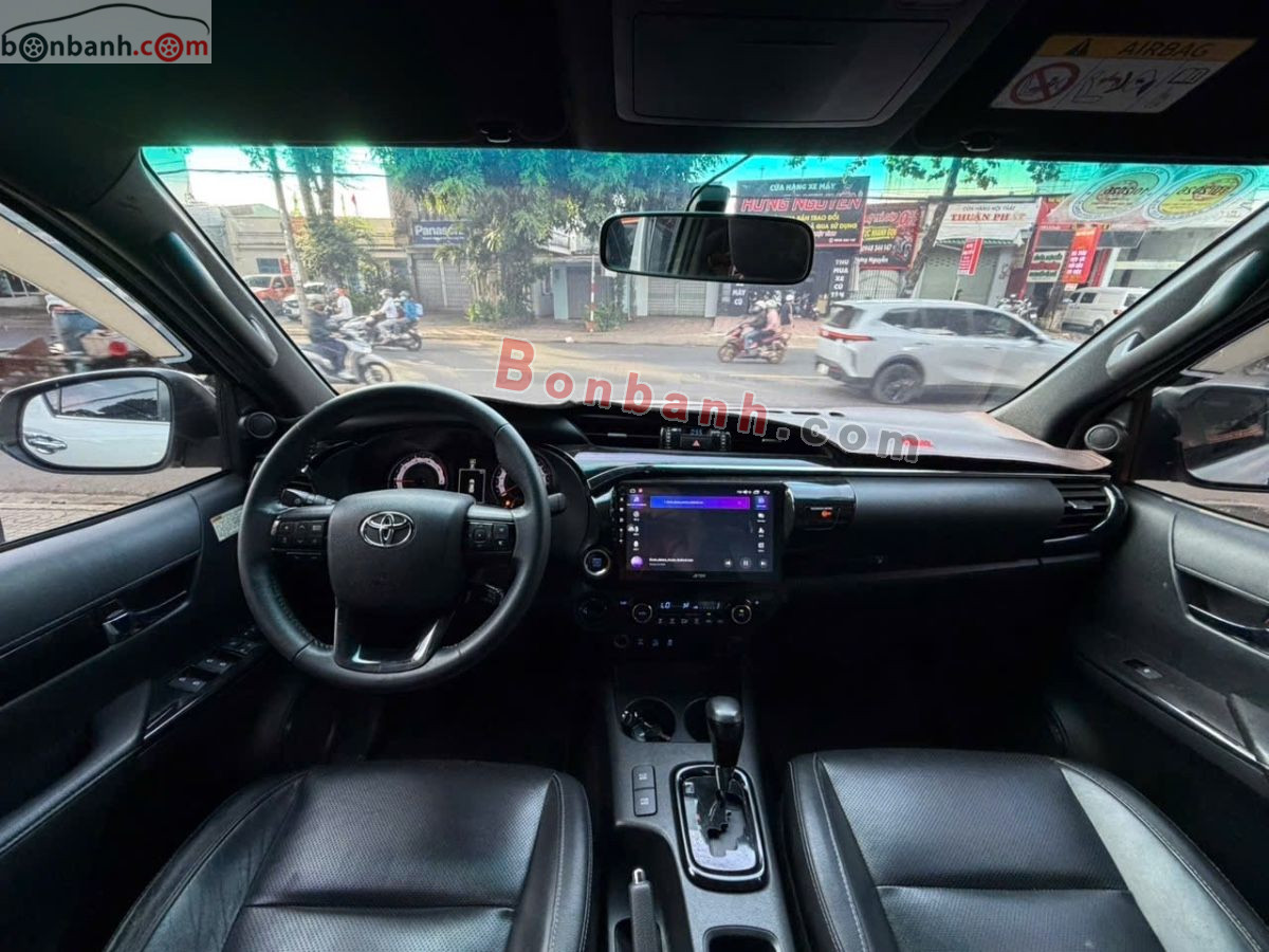 Bán ô tô Toyota Hilux 2.8G 4x4 AT - 2019 - xe cũ