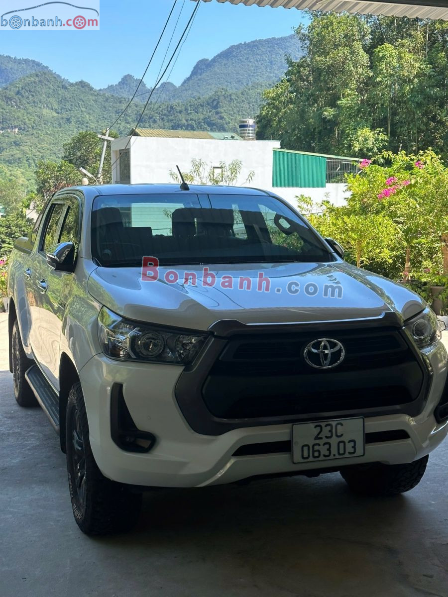 Bán ô tô Toyota Hilux 2.4L 4x2 AT - 2021 - xe cũ