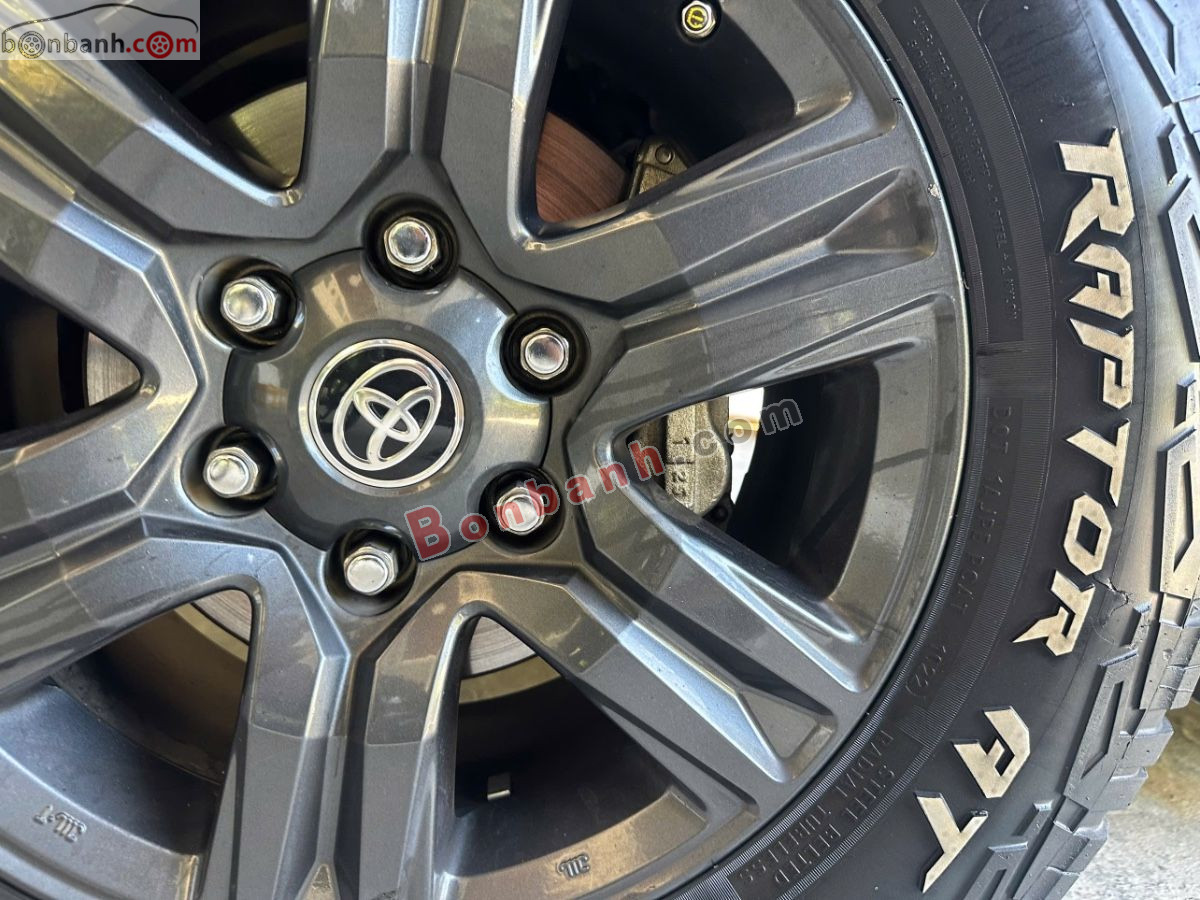 Bán ô tô Toyota Hilux 2.4L 4x2 AT - 2021 - xe cũ