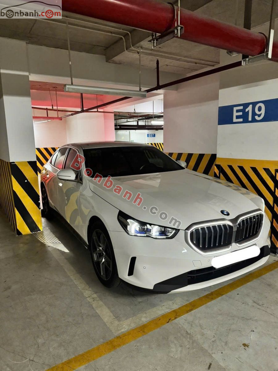 Bán ô tô BMW 5 Series 520i Premium - 2025 - xe cũ
