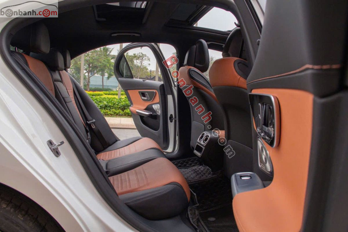 Bán ô tô Mercedes Benz C class C300 AMG - 2025 - xe cũ