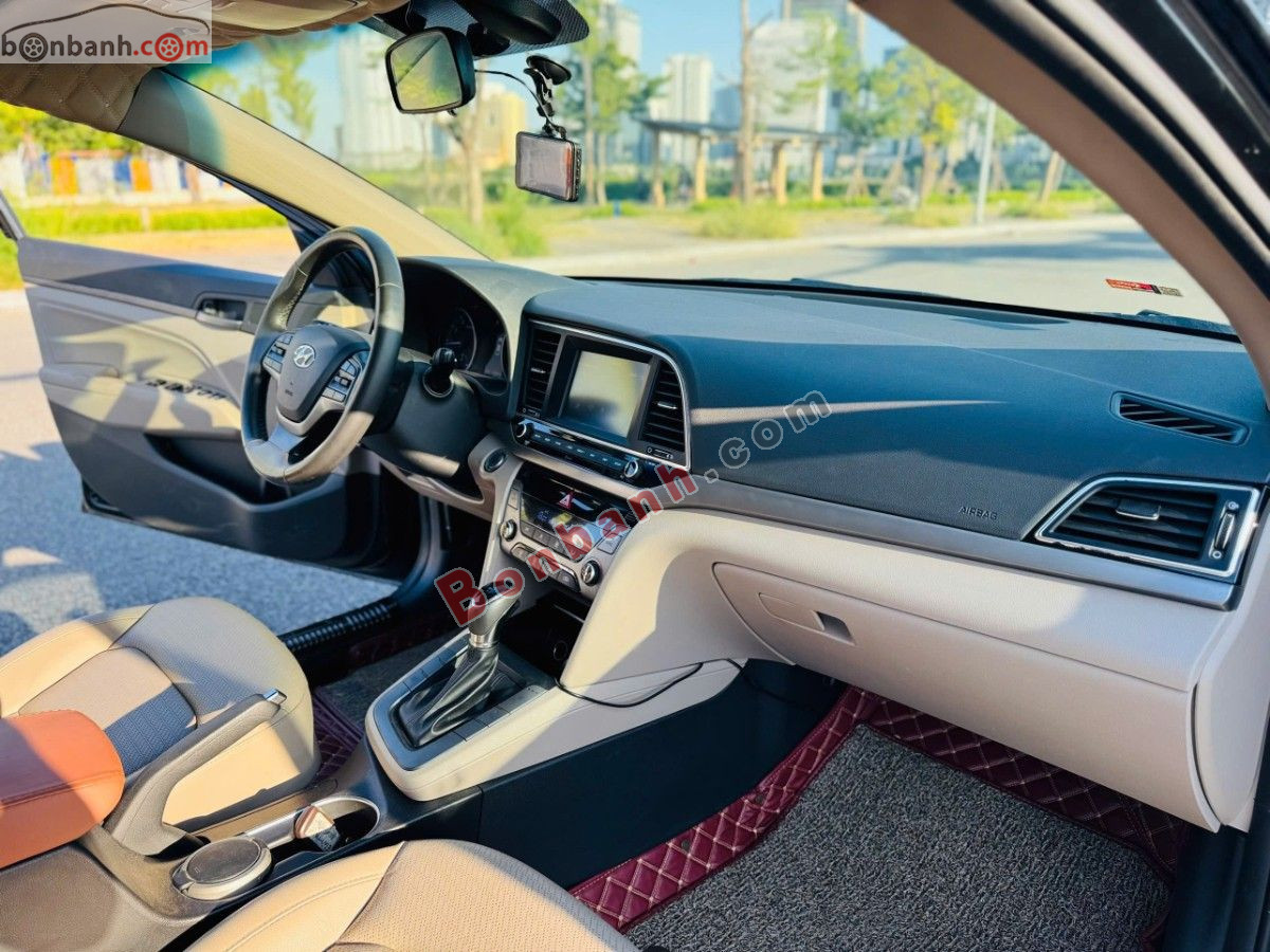 Bán ô tô Hyundai Elantra 2.0 AT - 2018 - xe cũ