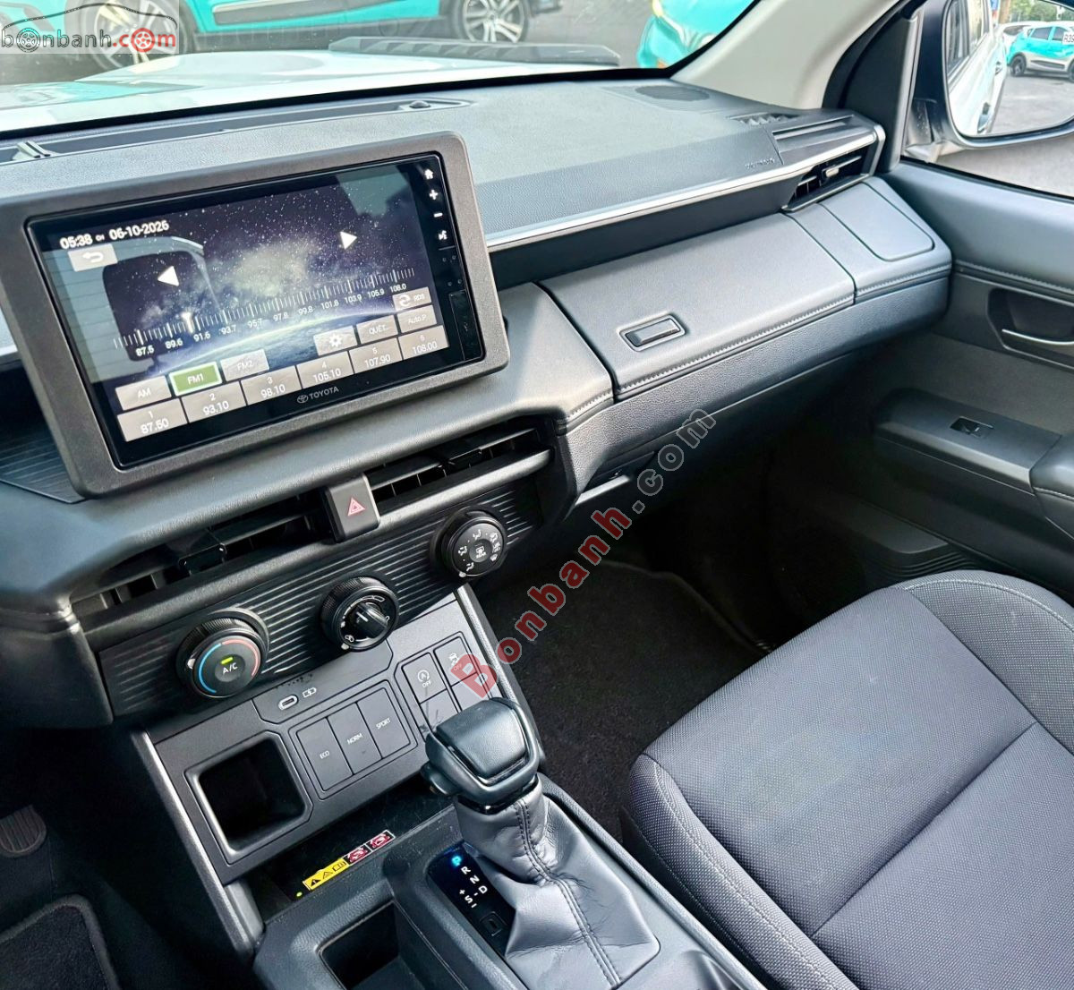 Bán ô tô Toyota Hilux Pro 2.8L 4x2 AT - 2026 - xe cũ