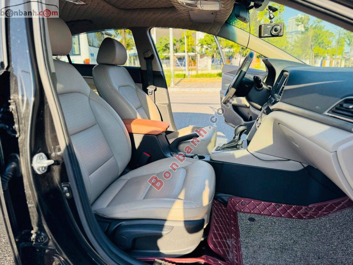 Bán ô tô Hyundai Elantra 2.0 AT - 2018 - xe cũ