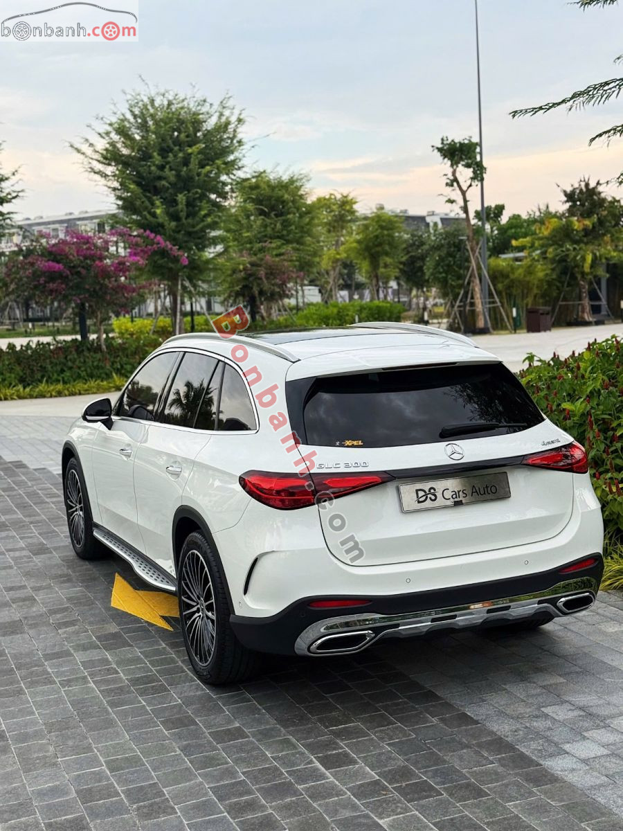 Bán ô tô Mercedes Benz GLC 300 4Matic - 2023 - xe cũ