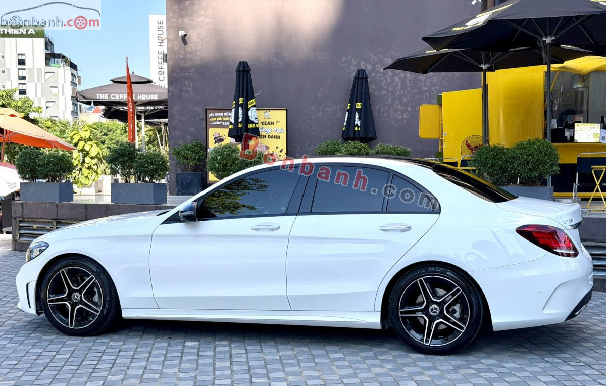 Bán ô tô Mercedes Benz C class C300 AMG - 2021 - xe cũ