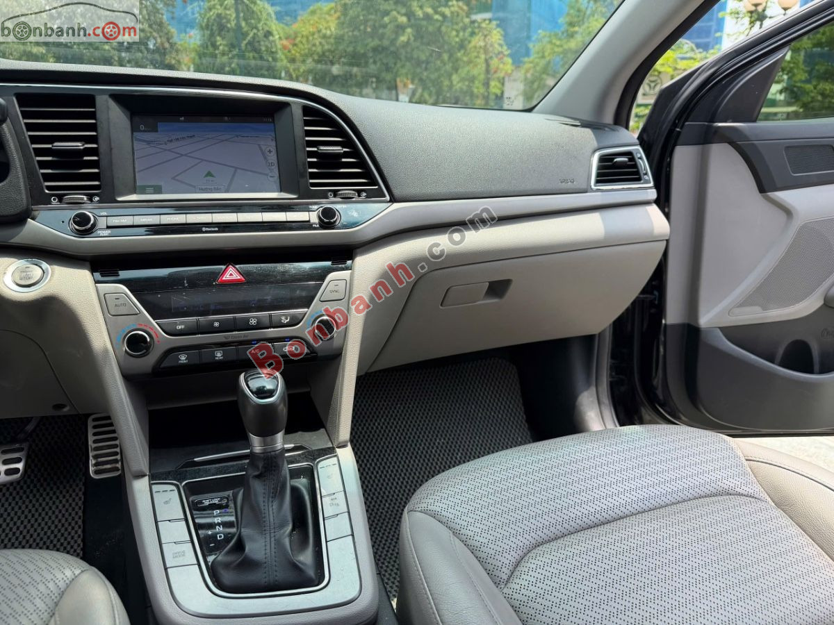 Bán ô tô Hyundai Elantra 2.0 AT - 2016 - xe cũ