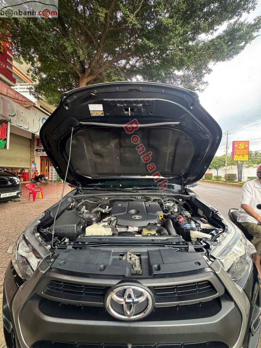 Bán ô tô Toyota Hilux 2.4L 4x2 AT - 2021 - xe cũ