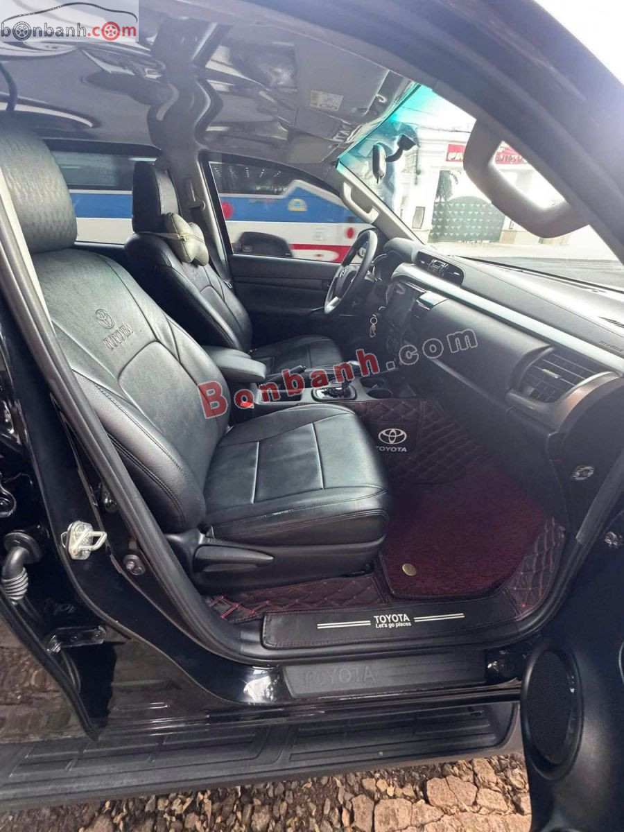 Bán ô tô Toyota Hilux 2.4L 4x2 AT - 2021 - xe cũ