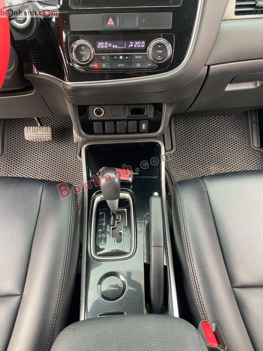Bán ô tô Mitsubishi Outlander 2.0 CVT - 2019 - xe cũ