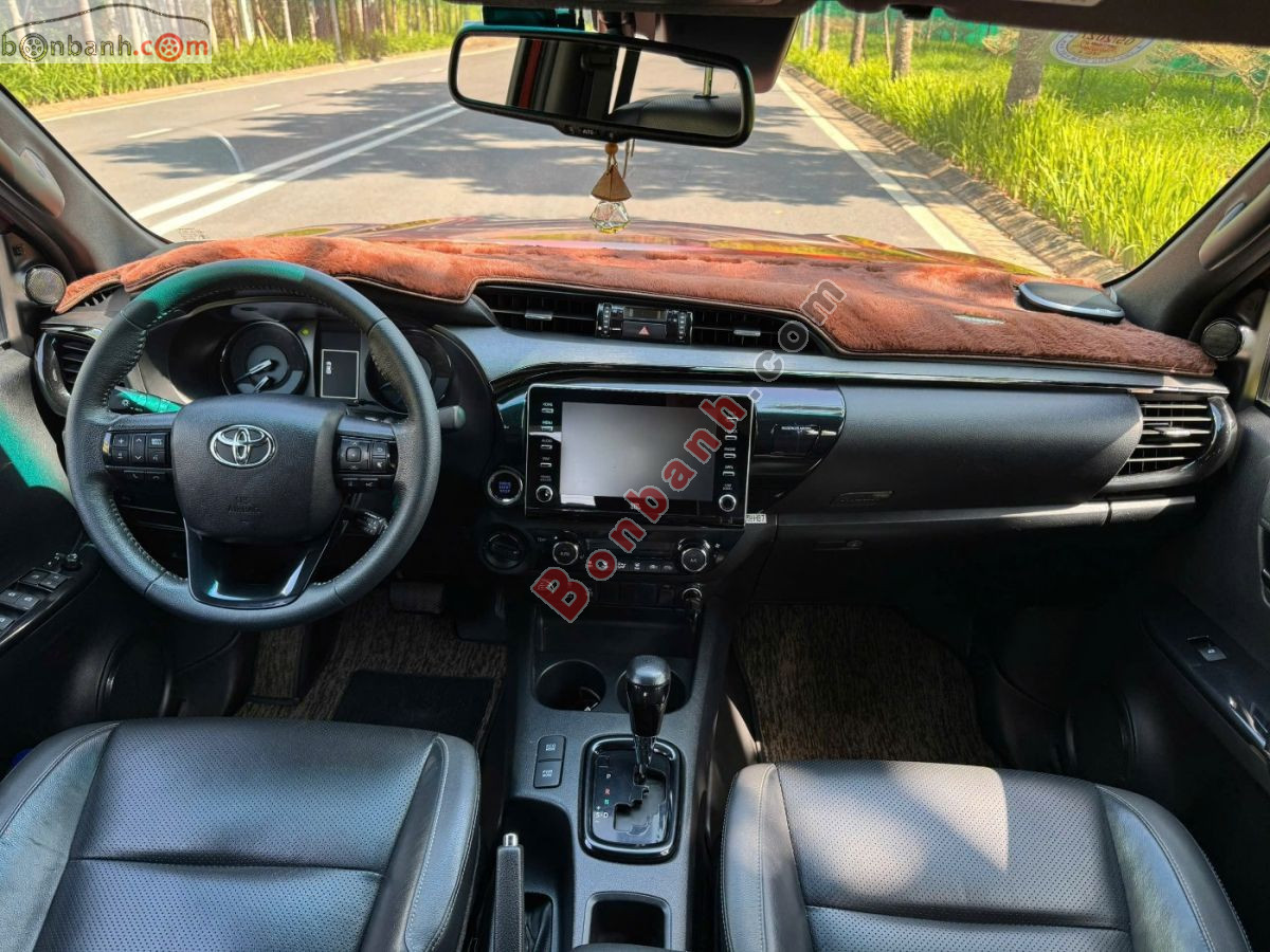 Bán ô tô Toyota Hilux 2.8L 4x4 AT - 2021 - xe cũ