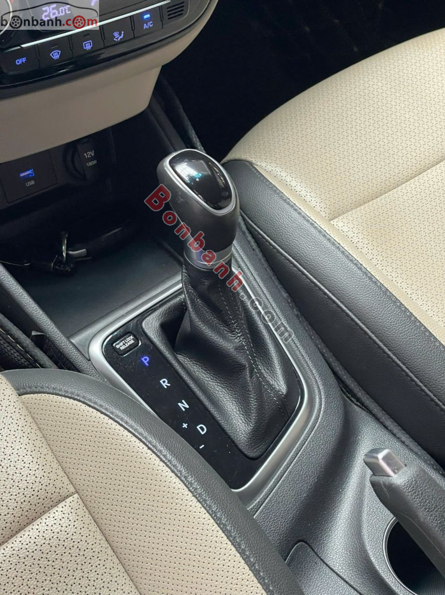 Bán ô tô Hyundai Accent 1.4 AT Đặc Biệt - 2020 - xe cũ