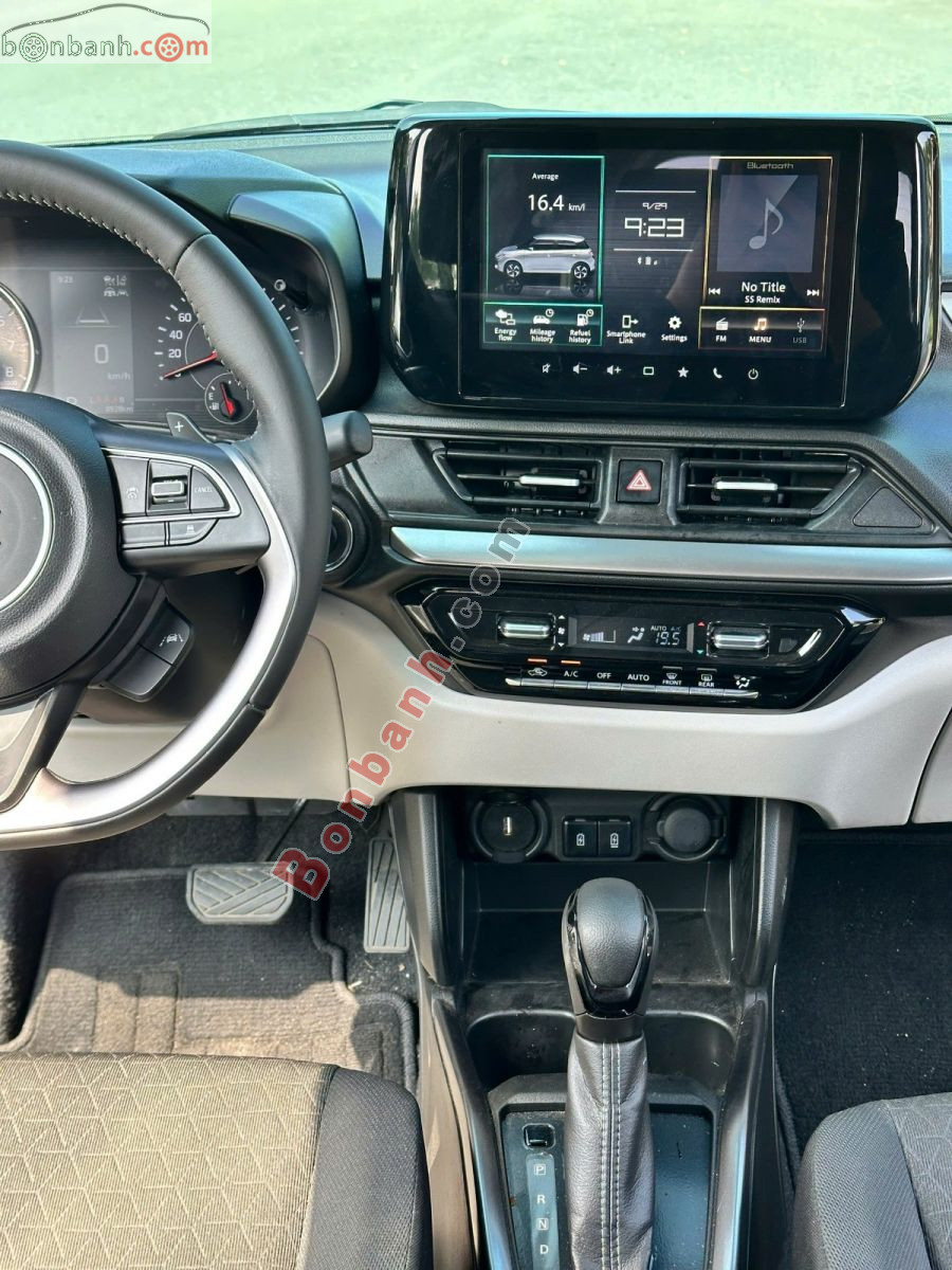 Bán ô tô Suzuki Swift 1.2 AT - 2025 - xe cũ