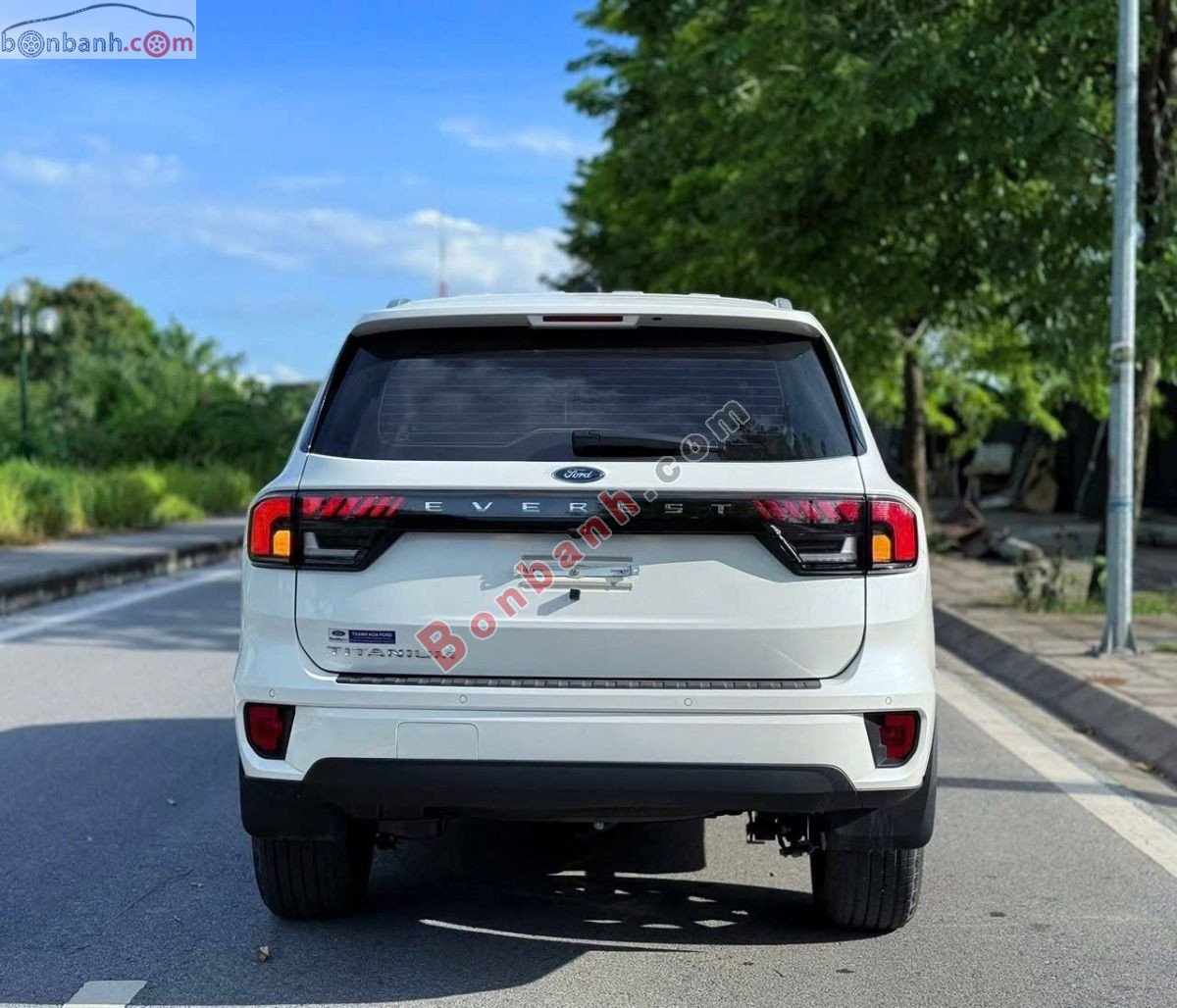 Bán ô tô Ford Everest Titanium 2.0L 4x2 AT - 2023 - xe cũ