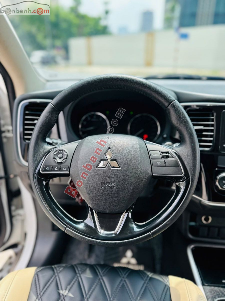 Bán ô tô Mitsubishi Outlander 2.0 CVT - 2019 - xe cũ
