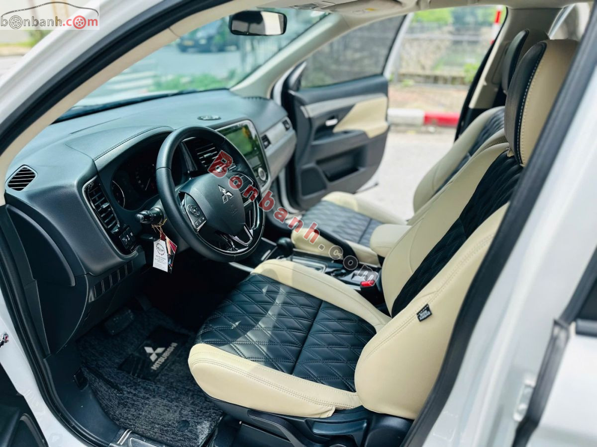Bán ô tô Mitsubishi Outlander 2.0 CVT - 2019 - xe cũ