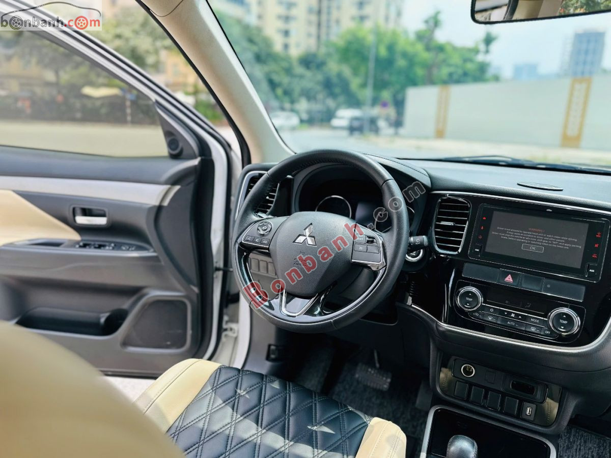 Bán ô tô Mitsubishi Outlander 2.0 CVT - 2019 - xe cũ