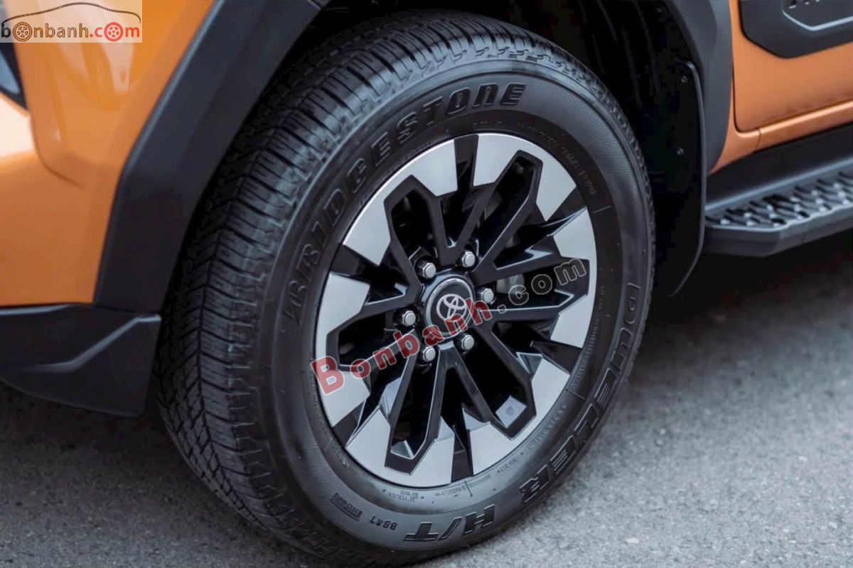 Bán ô tô Toyota Hilux Trailhunter 2.8L 4x4 AT - 2026 - xe mới
