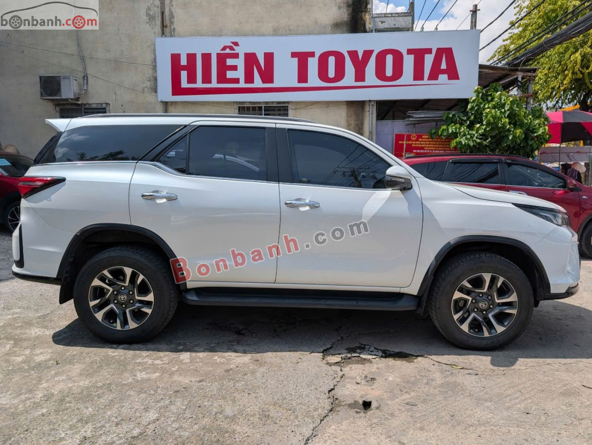Bán ô tô Toyota Fortuner Legender 2.4L 4x2 AT - 2022 - xe cũ