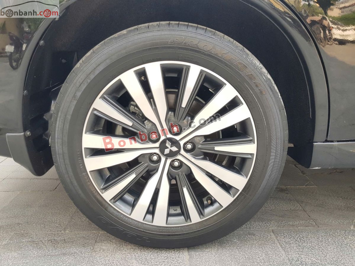 Bán ô tô Mitsubishi Outlander Premium 2.0 CVT - 2022 - xe cũ
