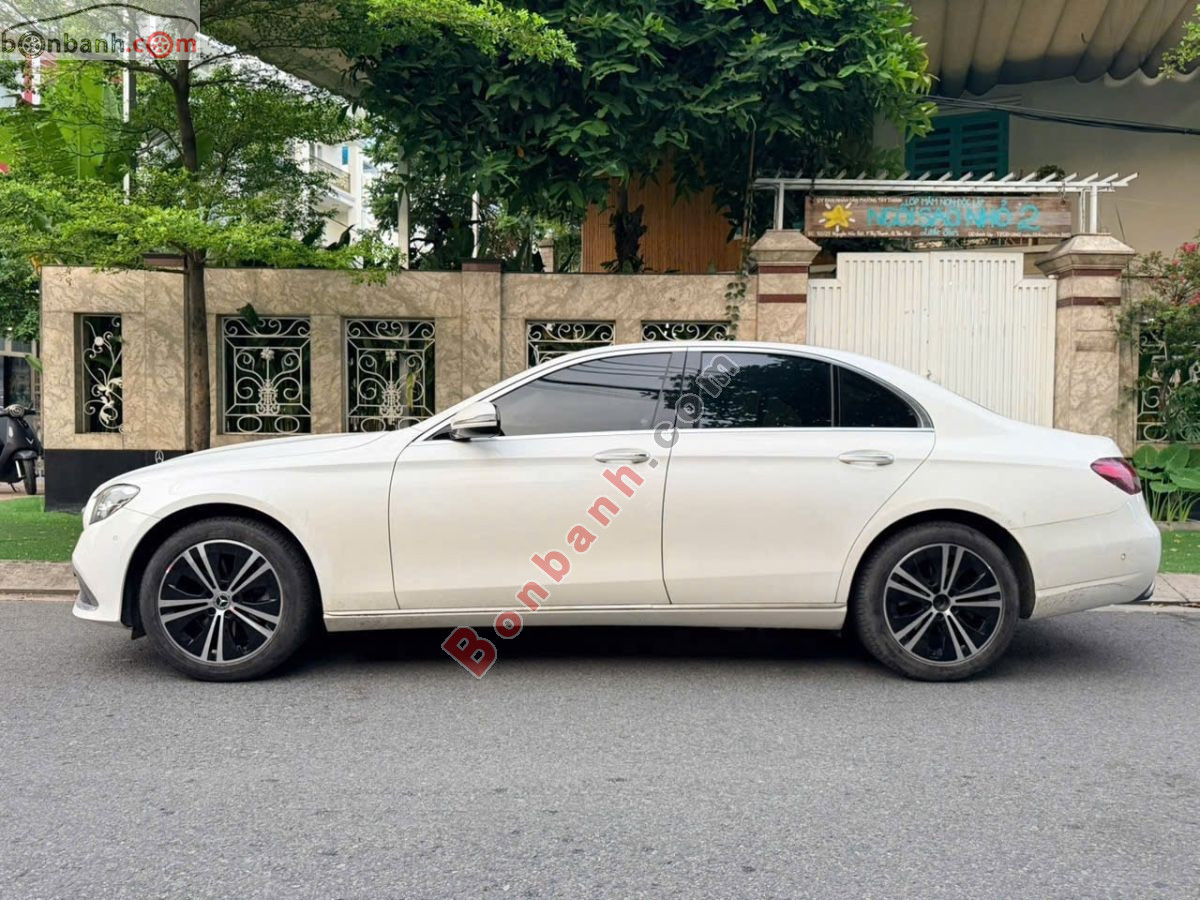 Bán ô tô Mercedes Benz E class E180 - 2022 - xe cũ