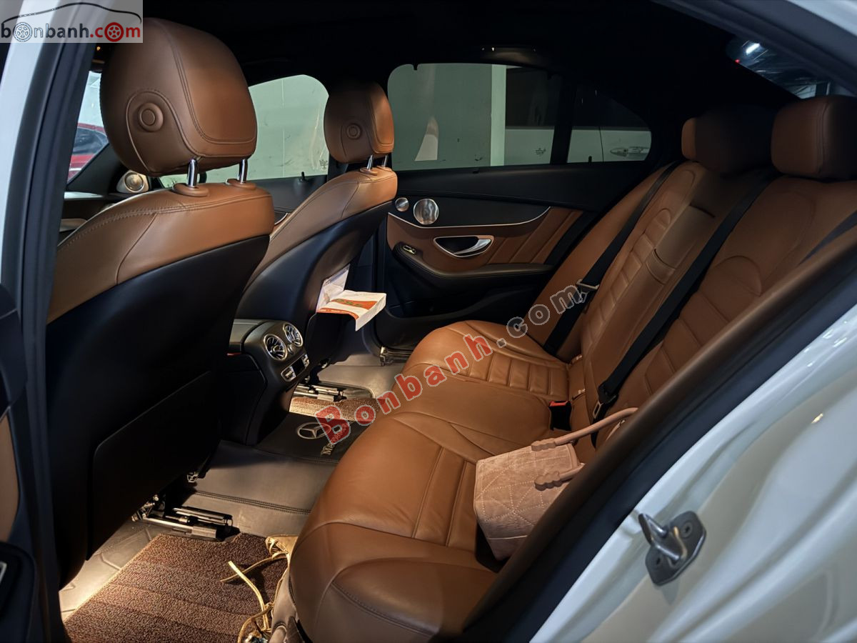 Bán ô tô Mercedes Benz C class C300 AMG - 2021 - xe cũ