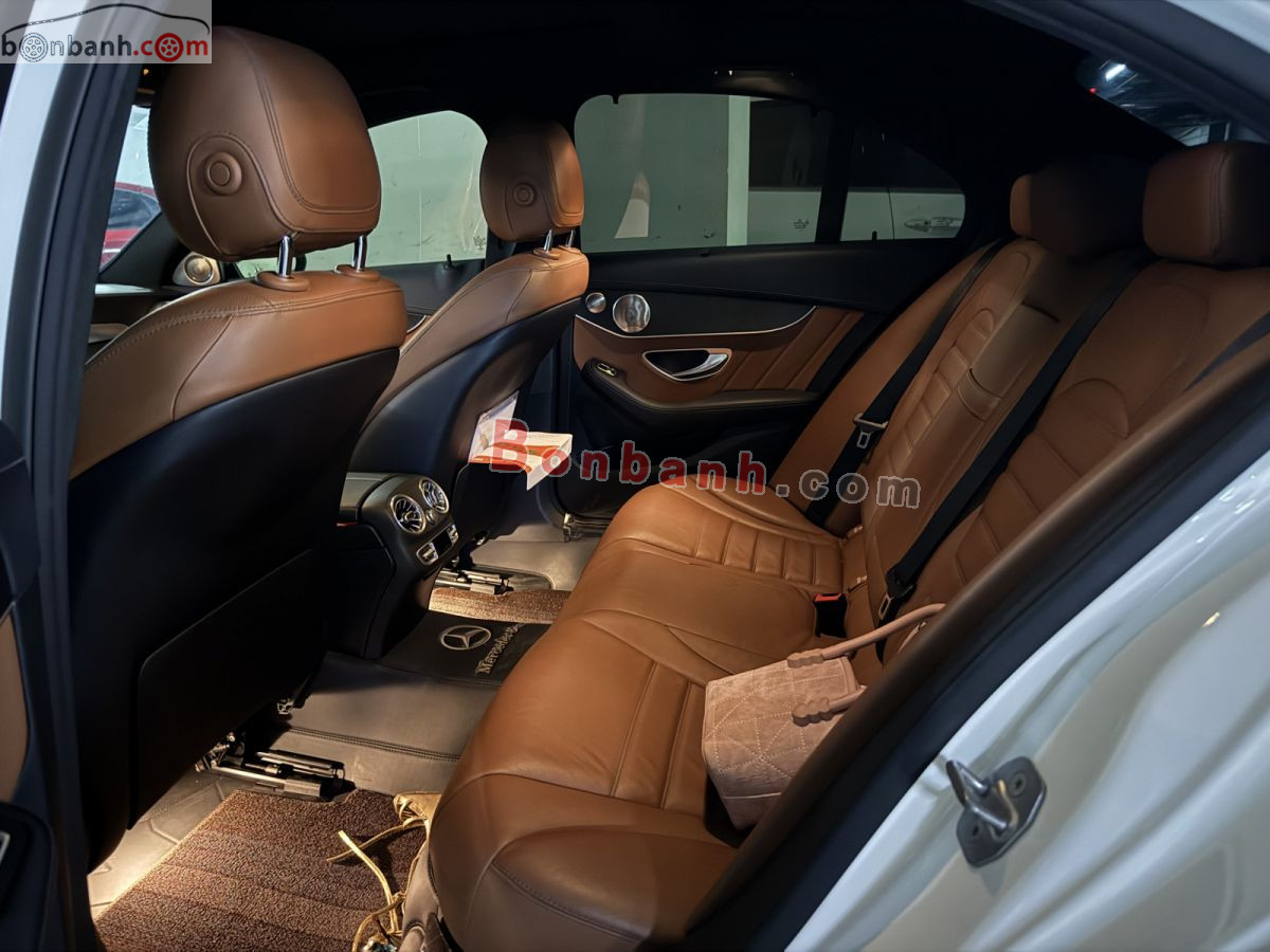 Bán ô tô Mercedes Benz C class C300 AMG - 2021 - xe cũ