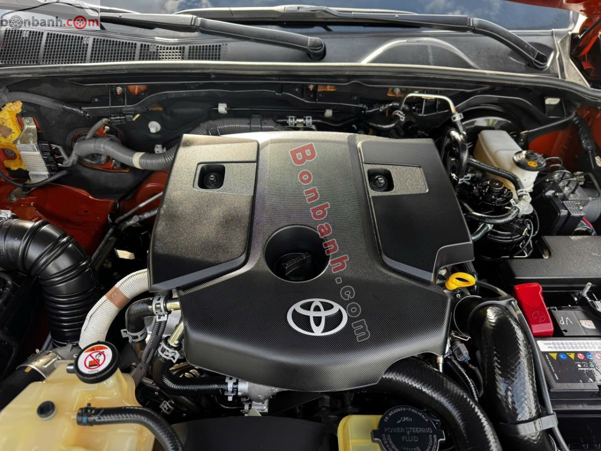 Bán ô tô Toyota Hilux 2.8L 4x4 AT - 2021 - xe cũ