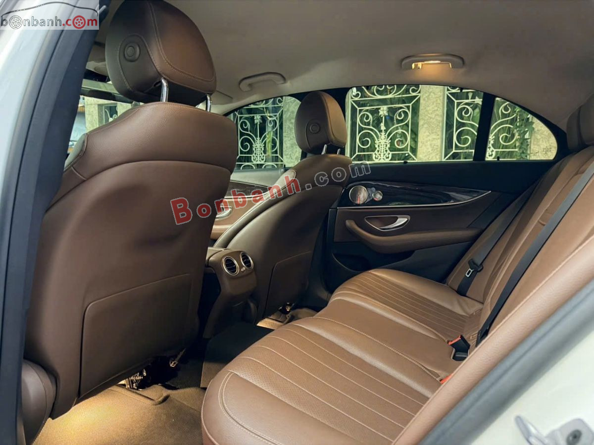Bán ô tô Mercedes Benz E class E180 - 2022 - xe cũ