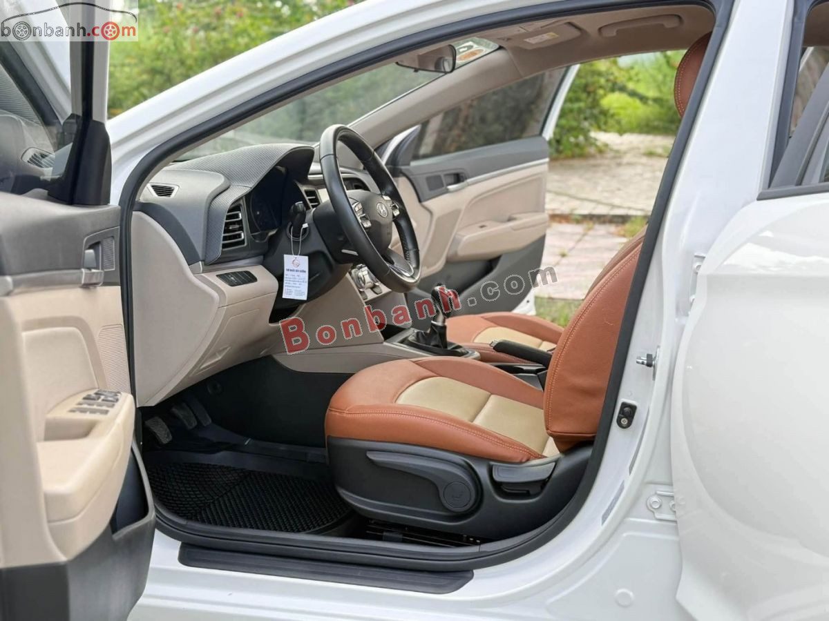 Bán ô tô Hyundai Elantra 1.6 MT - 2021 - xe cũ
